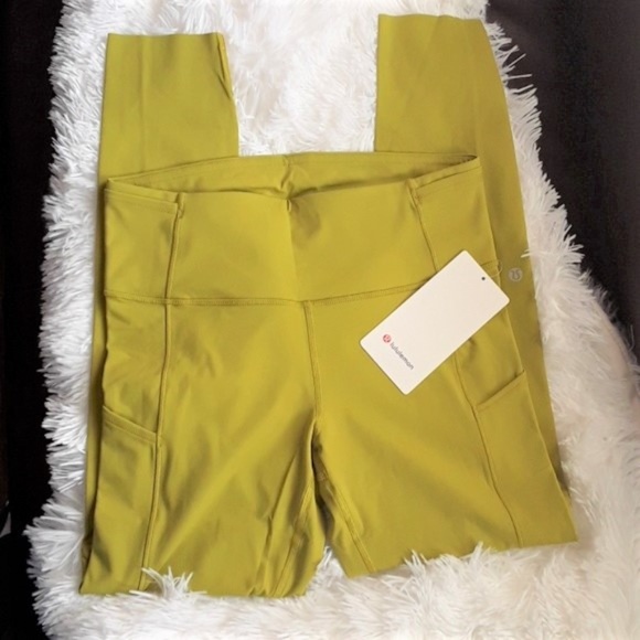 SOLD...Lululemon Fast and Free Tight 25" Sz 8 - Picture 2 of 8